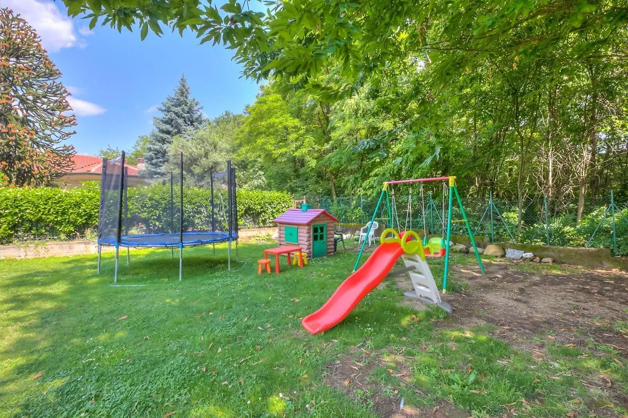 Lägenhet Residenza Il Parco Family Retreat - Happy Rentals Ispra